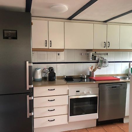 Duplex Deli Apartment กาดาเกส ภายนอก รูปภาพ