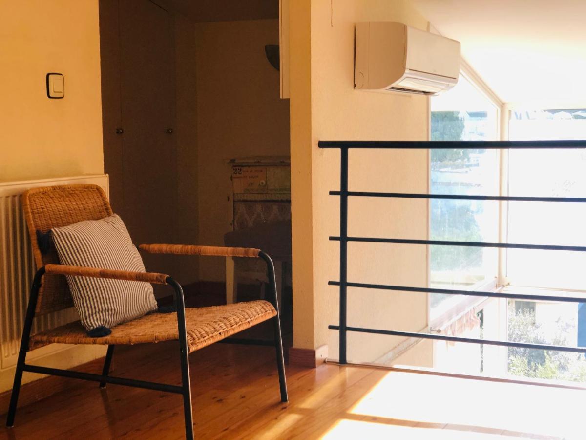 Duplex Deli Apartment กาดาเกส ภายนอก รูปภาพ