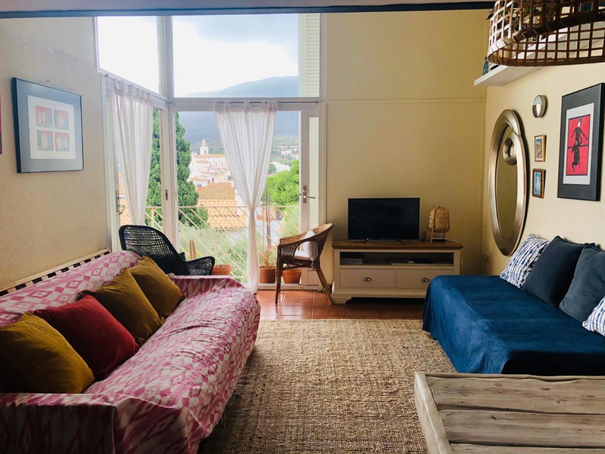 Duplex Deli Apartment กาดาเกส ภายนอก รูปภาพ
