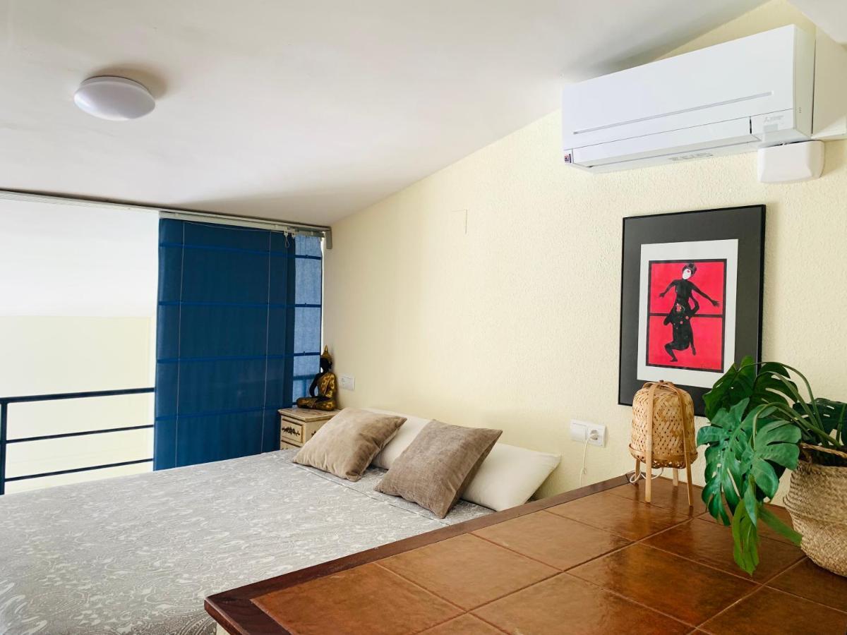 Duplex Deli Apartment กาดาเกส ภายนอก รูปภาพ